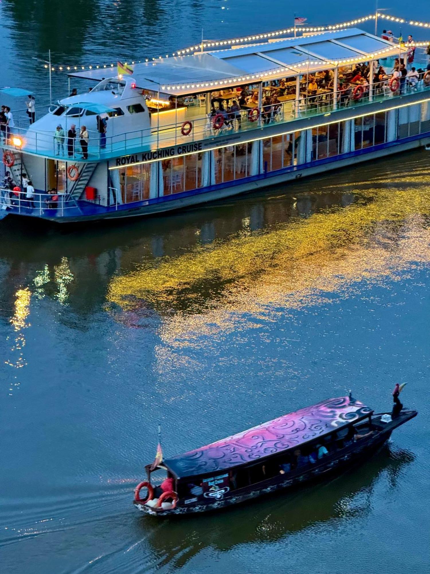 Riverview Home @Waterfront Kch Kuching Buitenkant foto