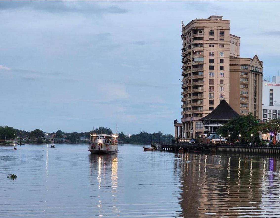 Riverview Home @Waterfront Kch Kuching Buitenkant foto