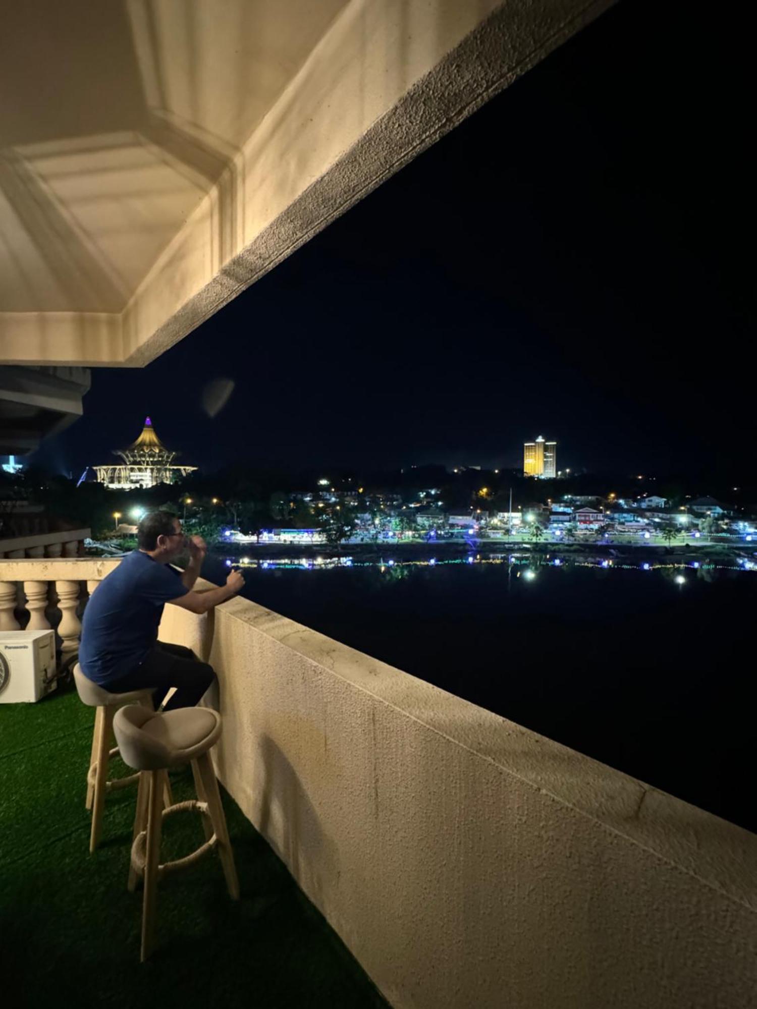 Riverview Home @Waterfront Kch Kuching Buitenkant foto